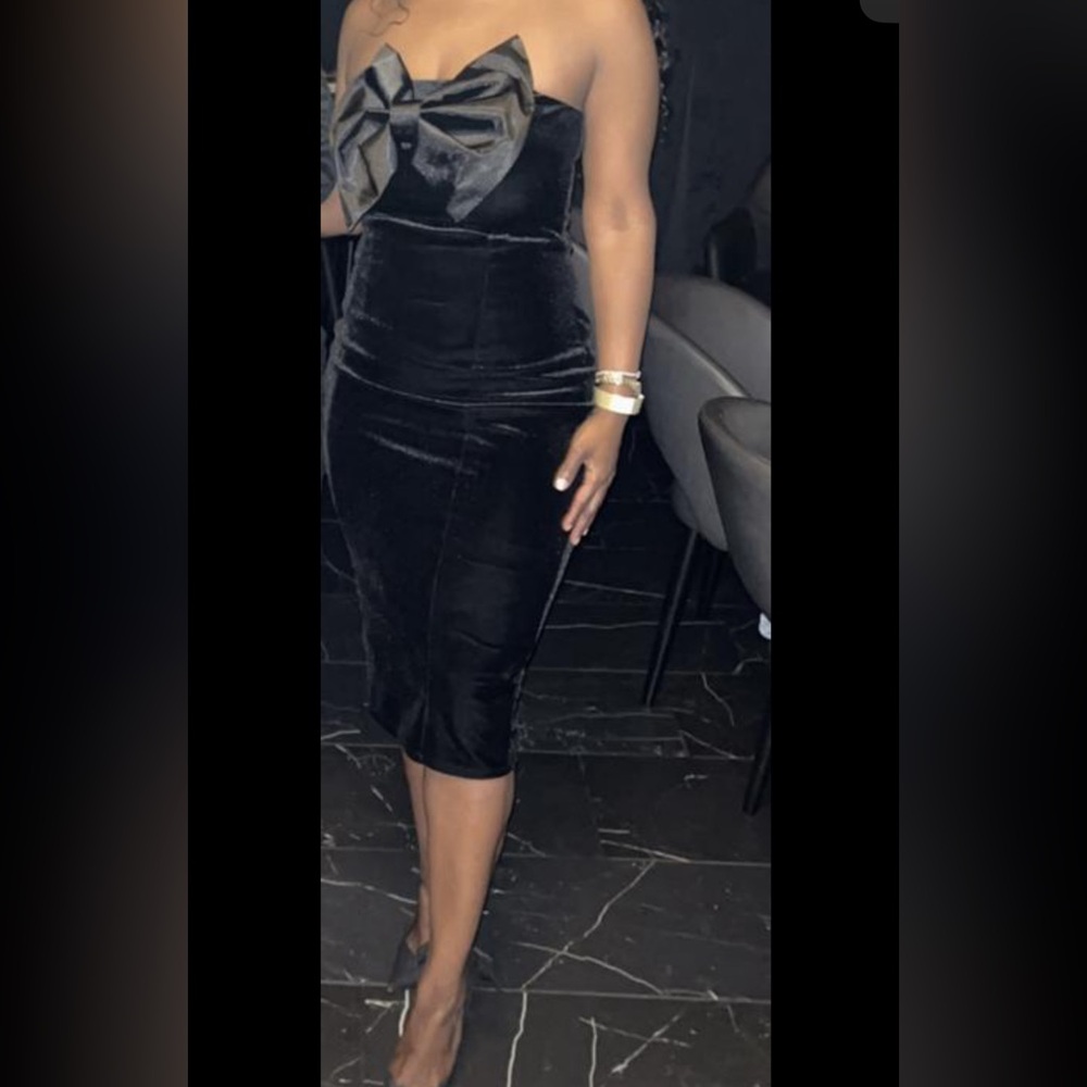 Express Elegant Black Velvet Dress